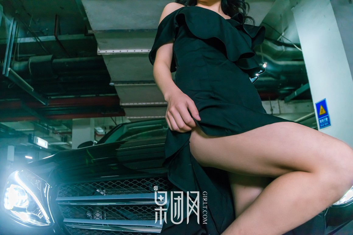 GirlT果团网 2017.12.17 No.107 美女vs豪车 微微 ...