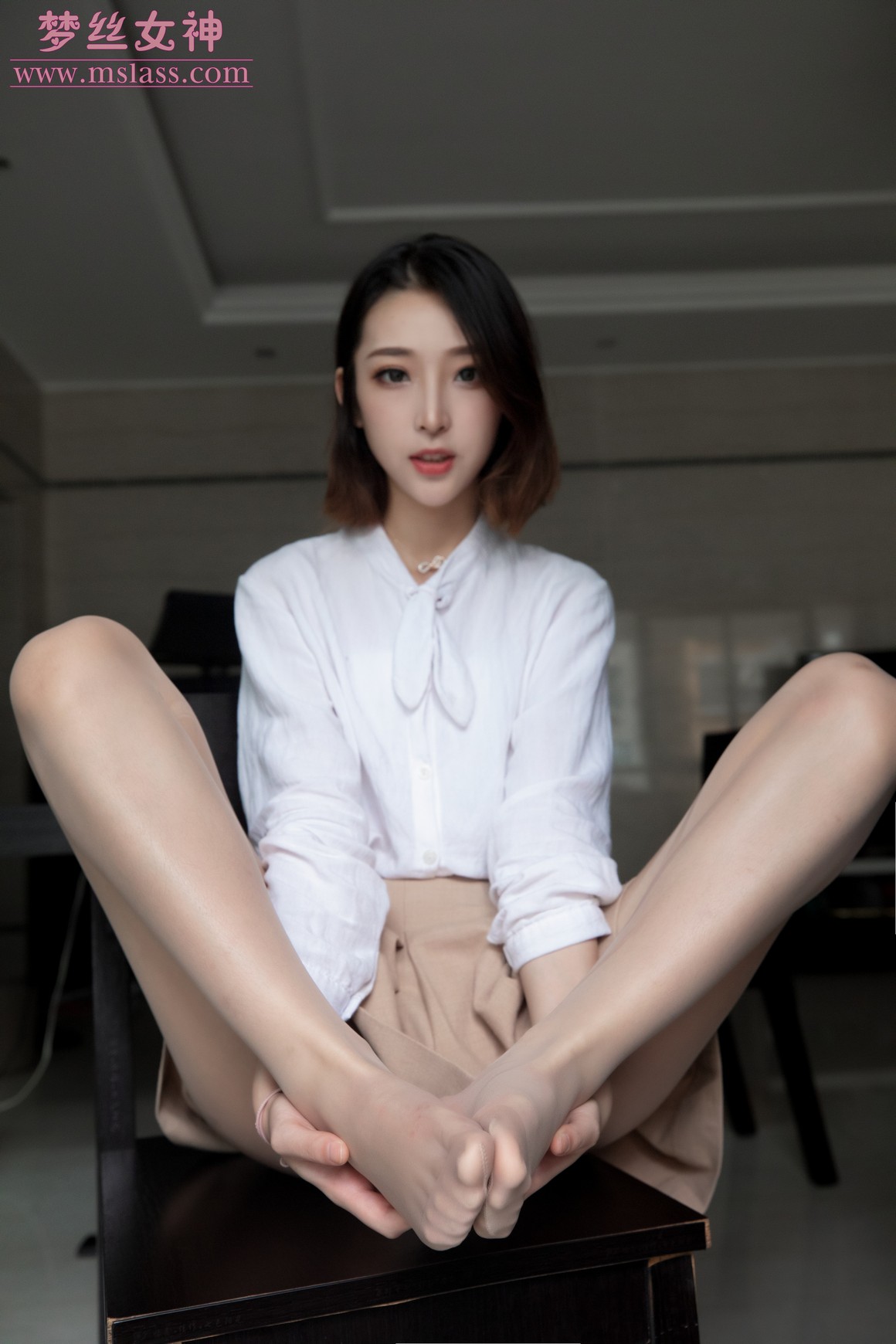 [MSLASS梦丝女神] 2019.08.08 美女主播 乔儿（肉色丝袜 ...