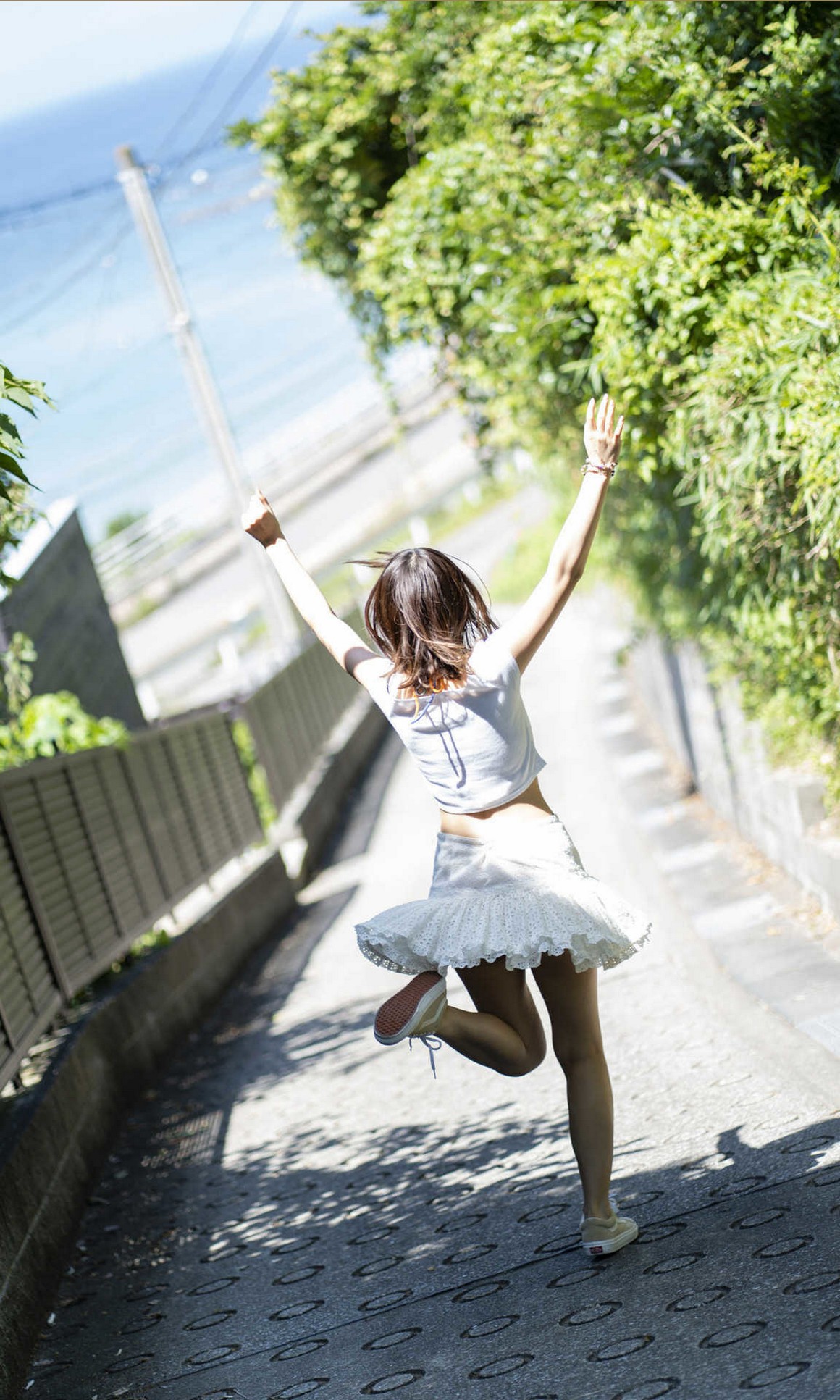 [Photobook] NO.0194 藤白れもん - 出社0日で脱サラして ...