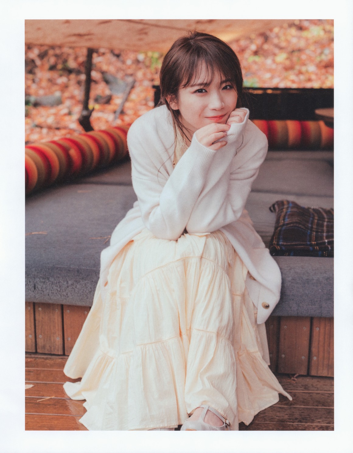 [Photobook] NO.0224 秋元真夏 卒業記念写真集『振り返 ...