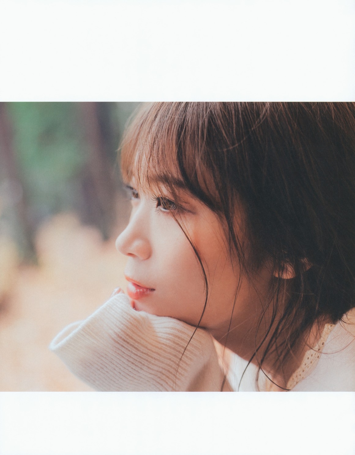 [Photobook] NO.0224 秋元真夏 卒業記念写真集『振り返 ...