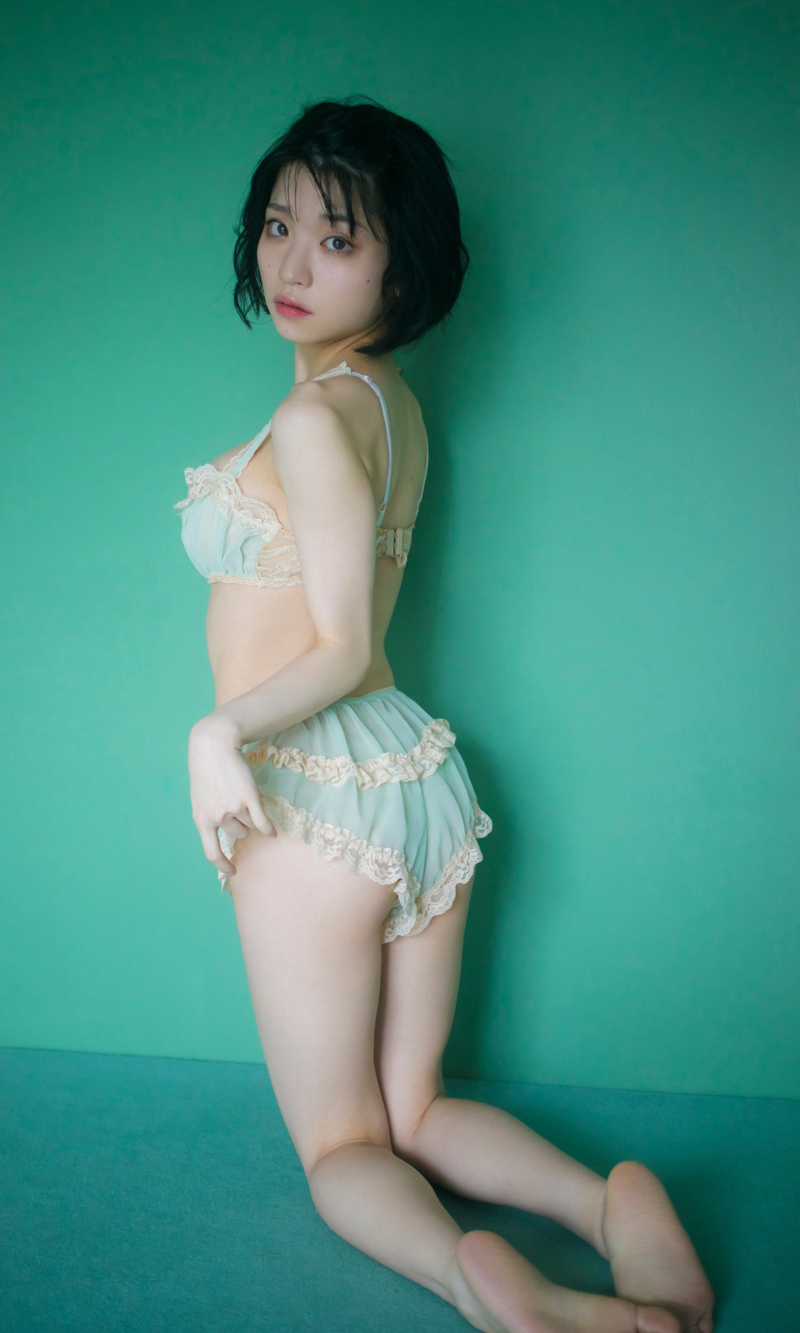 [Photobook] NO.0264 根本凪写真集「Beyond the Dimensi ...