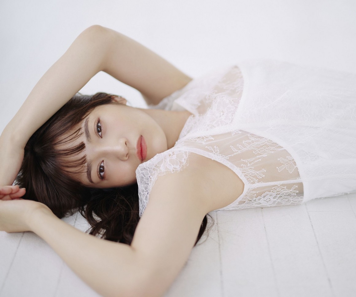 [Photobook] NO.0274 黒嵜菜々子写真集「むじゃきにイイ ...