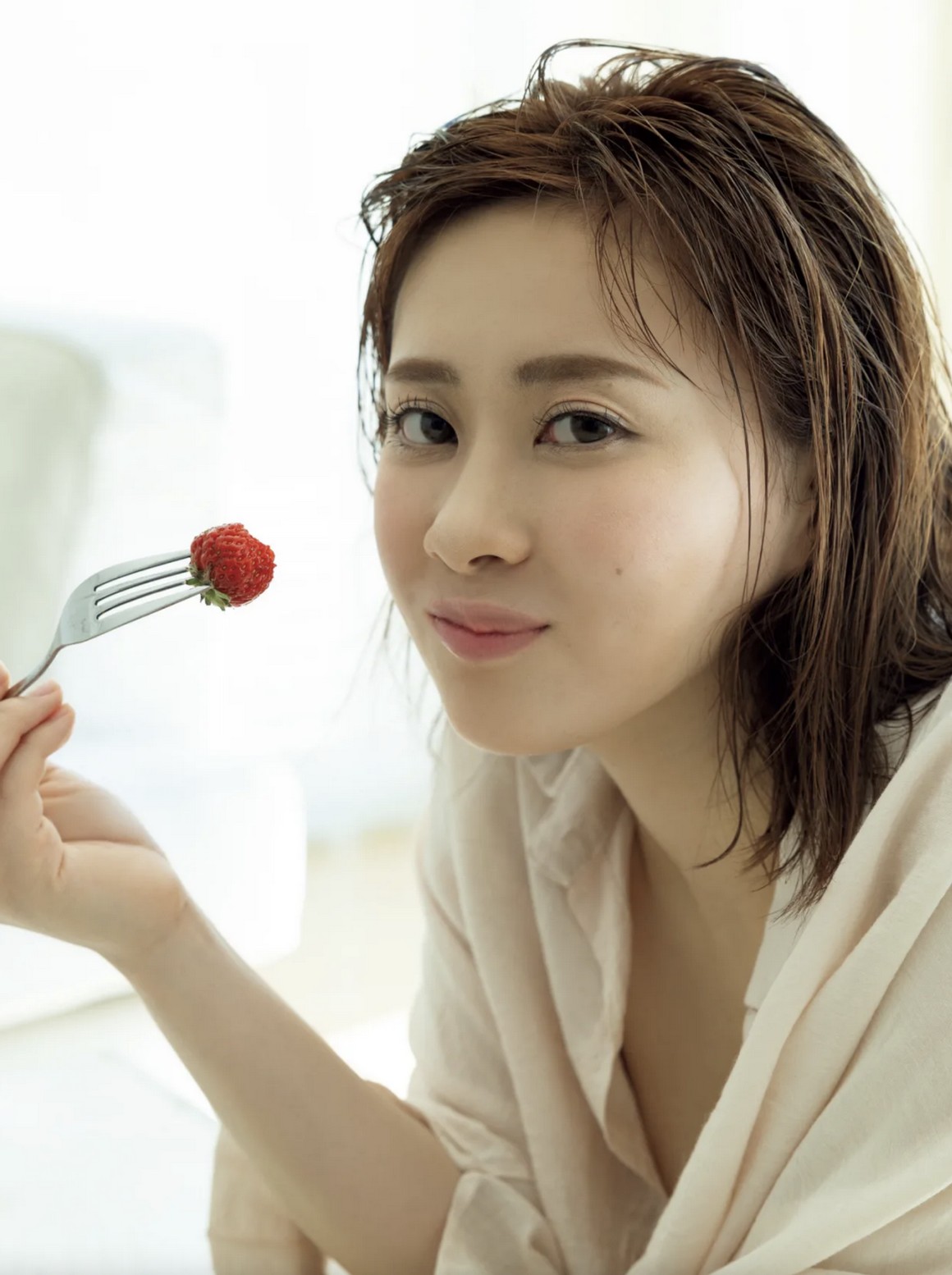 [Photobook] NO.0282 YouTuber エミリン いい女になりた ...