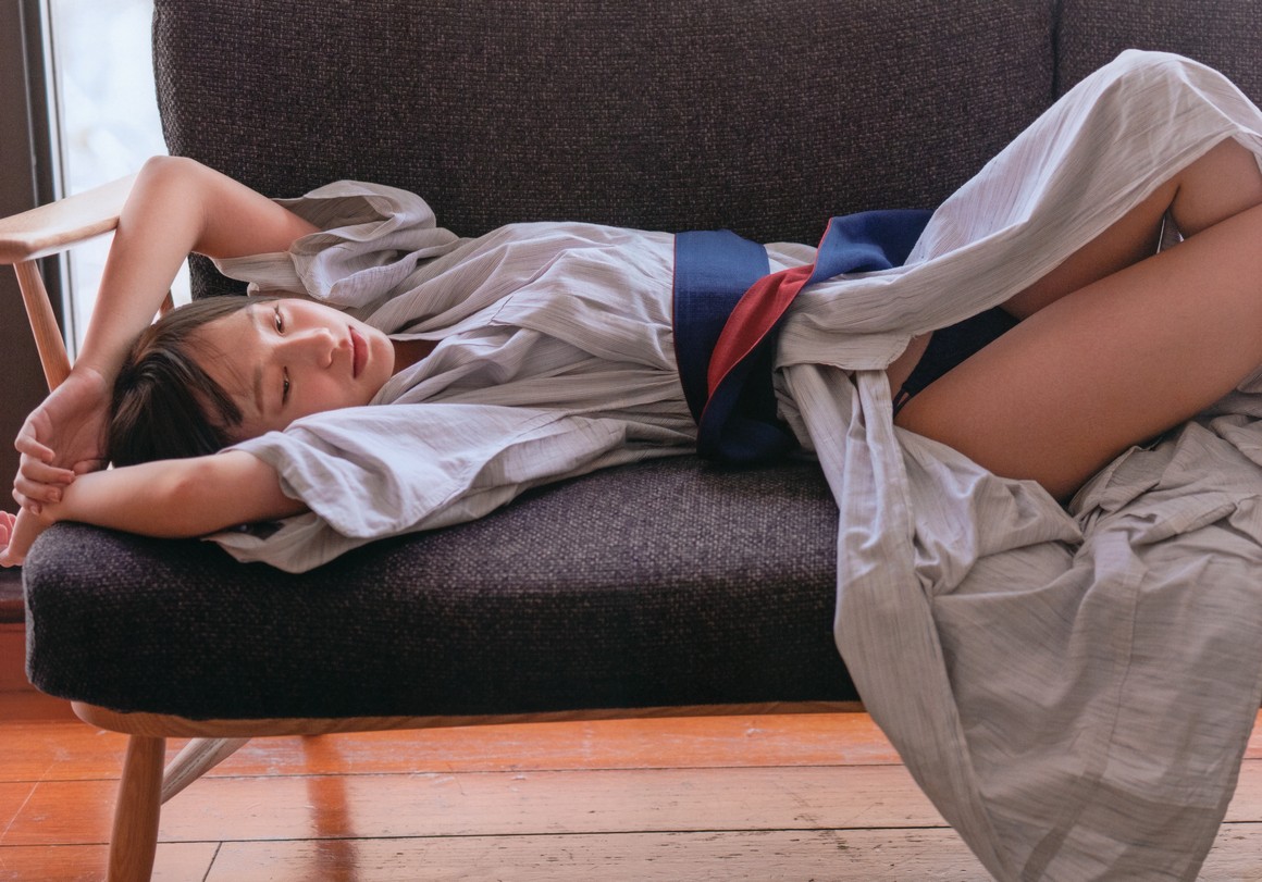 [Photobook] NO.0312 影山優佳1st写真集「知らないこと ...