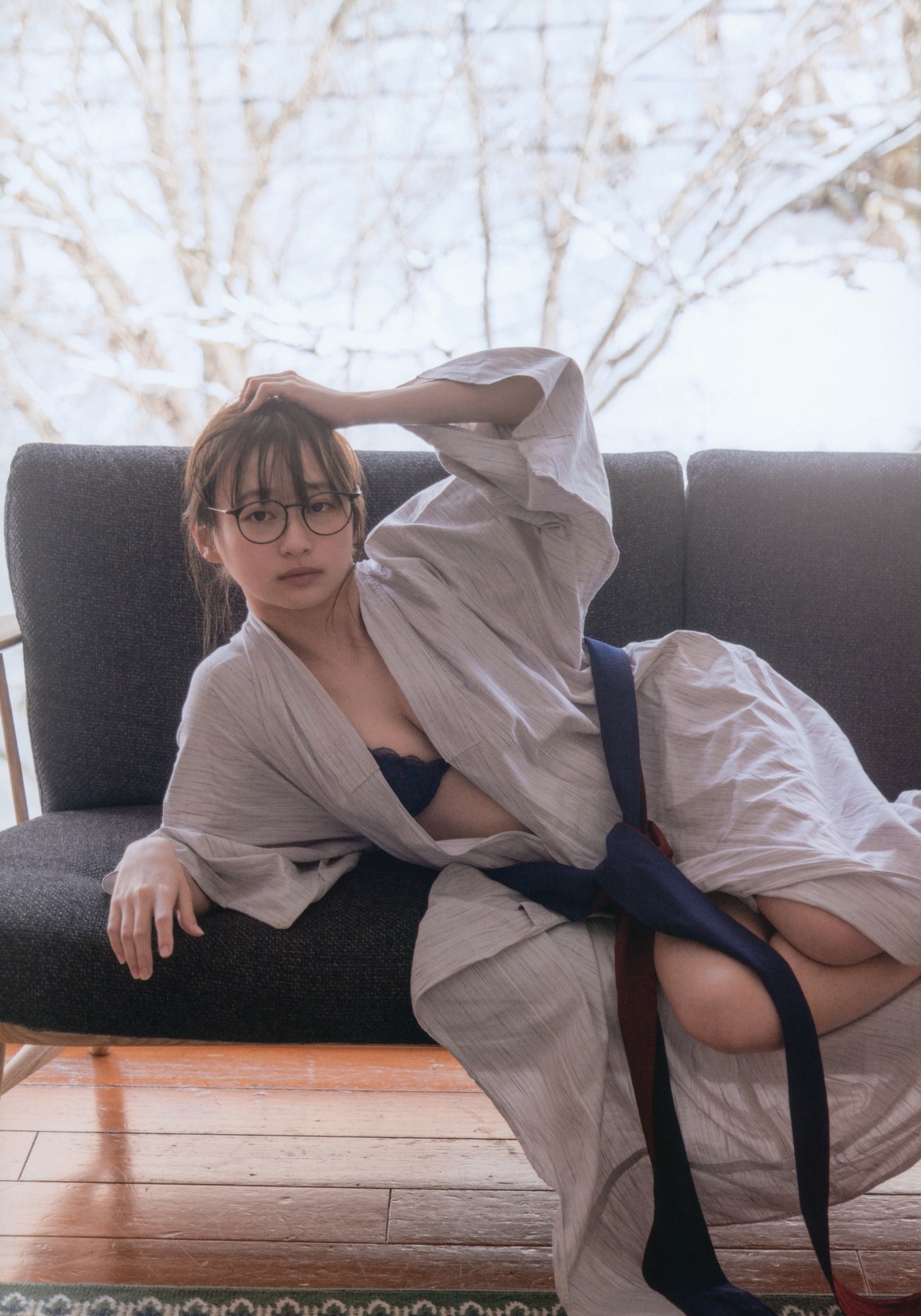 [Photobook] NO.0312 影山優佳1st写真集「知らないこと ...