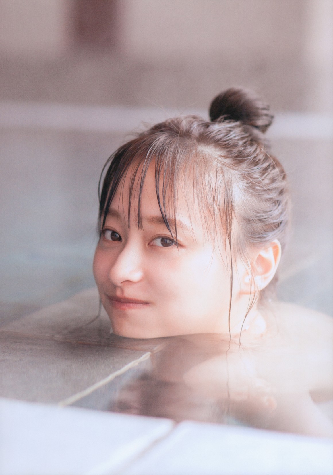 [Photobook] NO.0312 影山優佳1st写真集「知らないこと ...