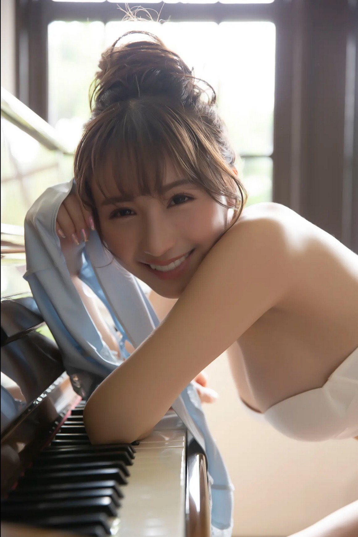 [Photobook] NO.0378 伊藤愛真 可愛すぎるビールの売り ...