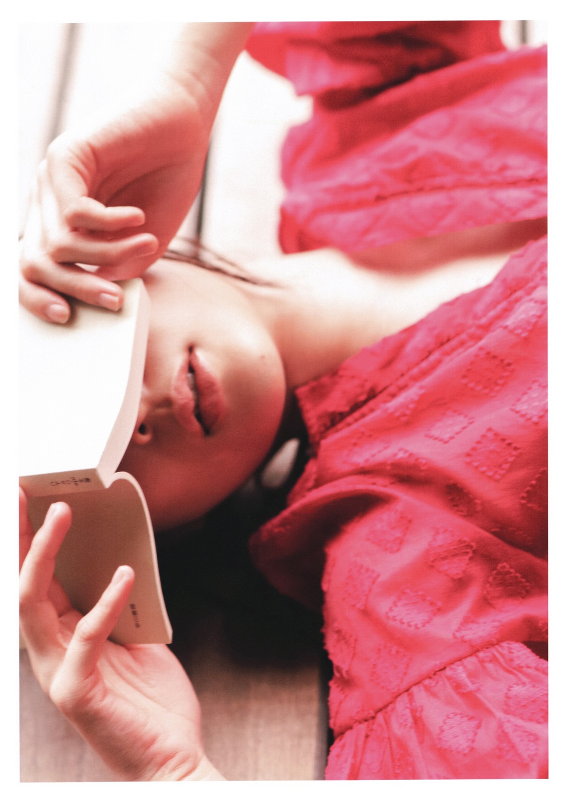 [Photobook] NO.0423 Ayane Suzuki 鈴木絢音 - 光の角度 ...