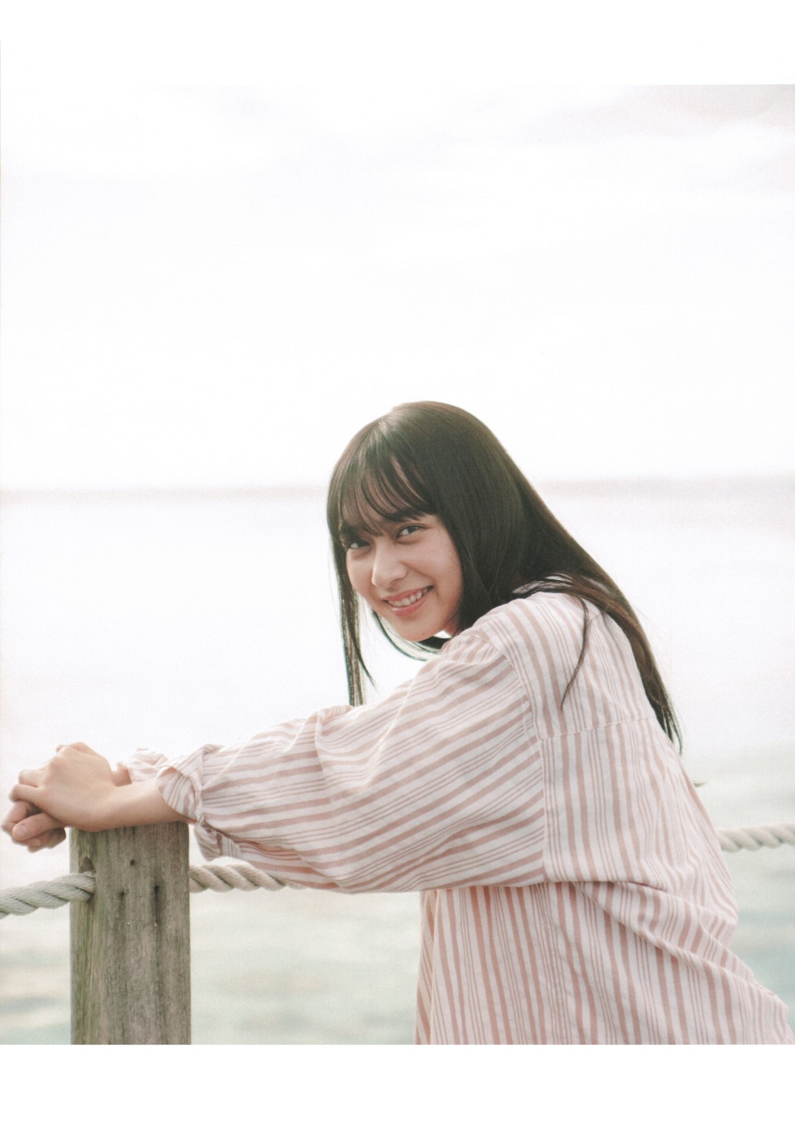[Photobook] NO.0423 Ayane Suzuki 鈴木絢音 - 光の角度 ...