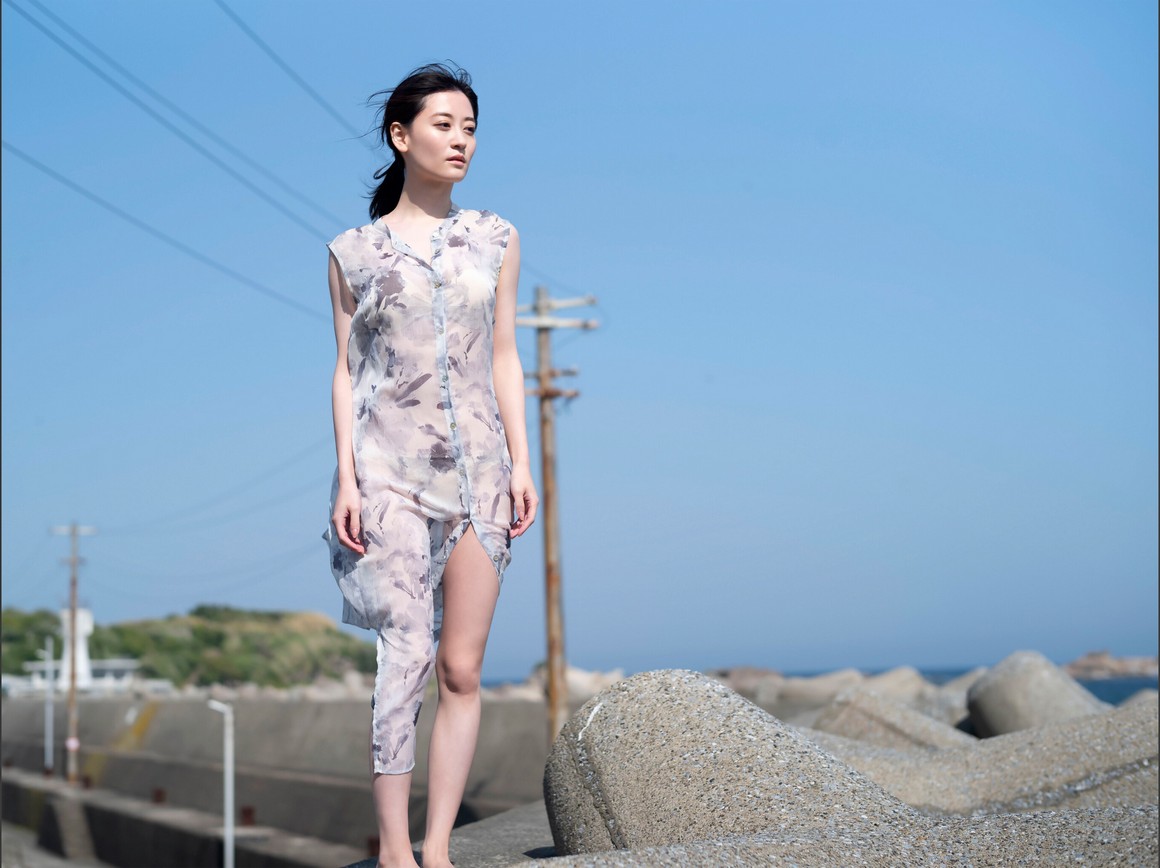 [Photobook] NO.0439 Kei Jonishi 上西恵 - 陸に上がっ ...
