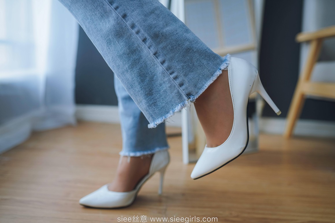 [SIEE丝意] No.471 文文 白色高跟鞋，裤里丝 ...