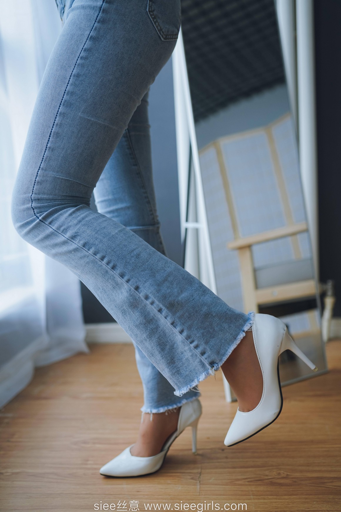 [SIEE丝意] No.471 文文 白色高跟鞋，裤里丝 ...