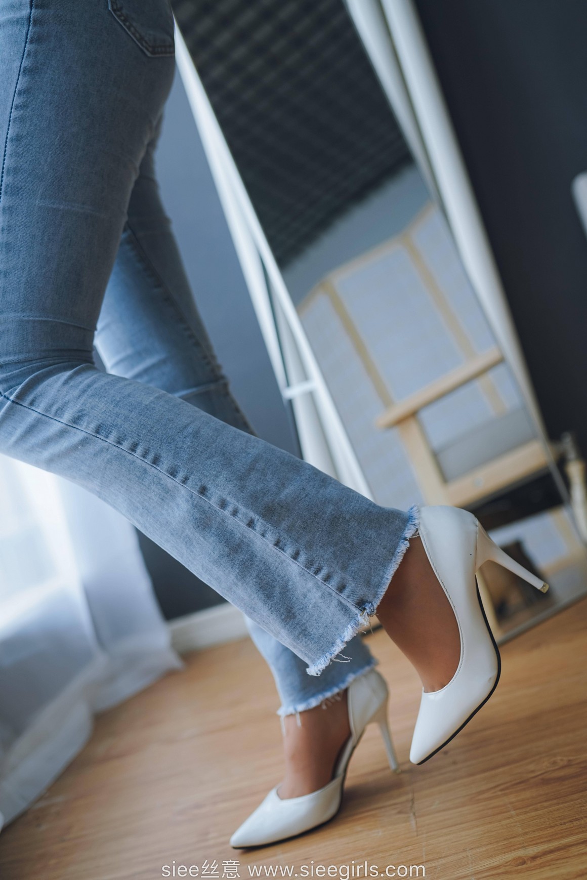 [SIEE丝意] No.471 文文 白色高跟鞋，裤里丝 ...