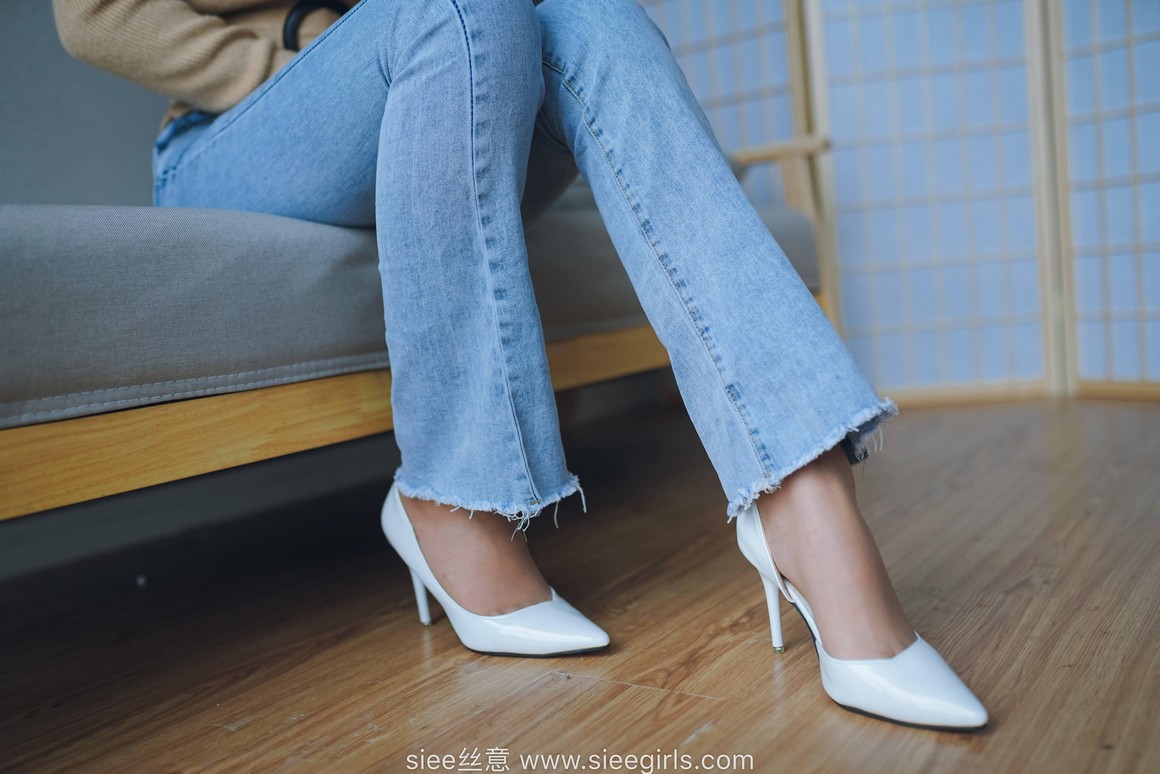 [SIEE丝意] No.471 文文 白色高跟鞋，裤里丝 ...