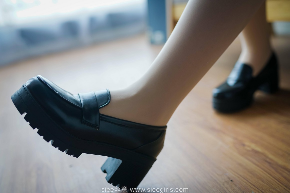 [SIEE丝意] No.472 文文 小皮鞋学生装，厚肉丝 ...