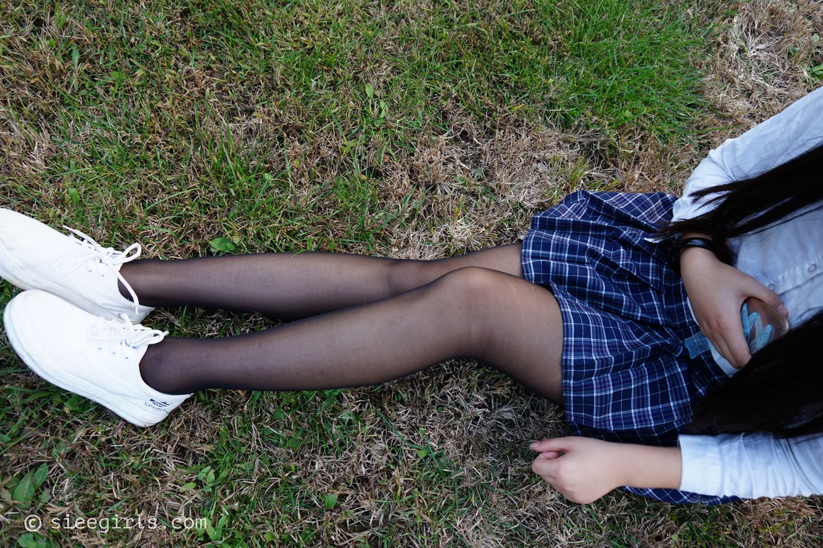 [SIEE丝意] 新刊 No.001 曦曦 黑丝随拍