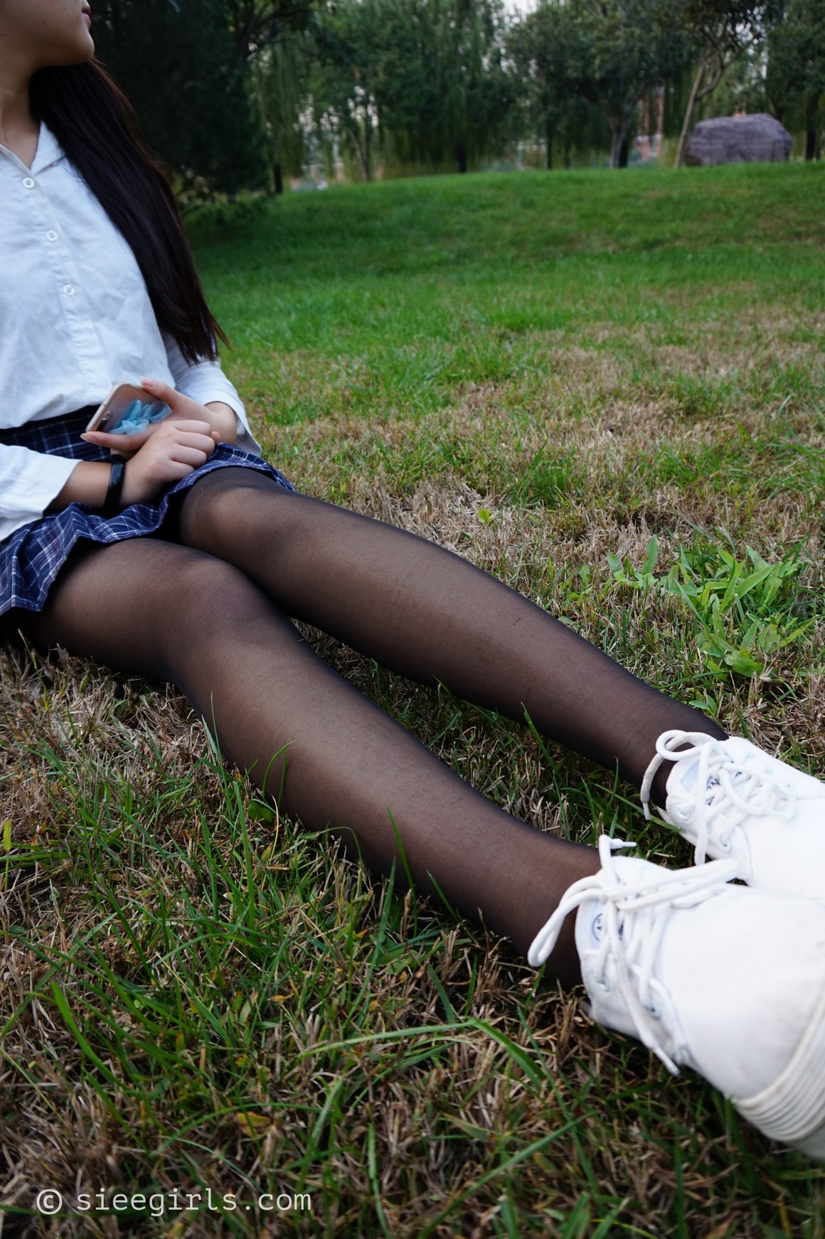 [SIEE丝意] 新刊 No.001 曦曦 黑丝随拍