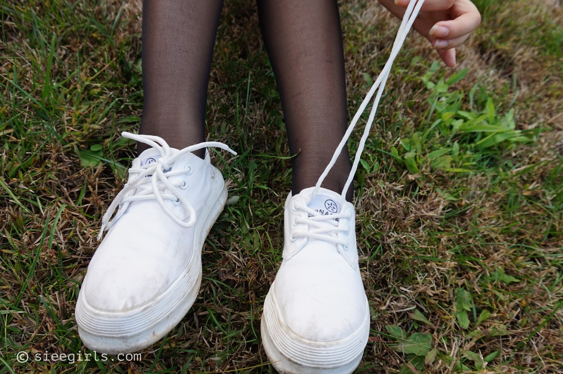 [SIEE丝意] 新刊 No.001 曦曦 黑丝随拍