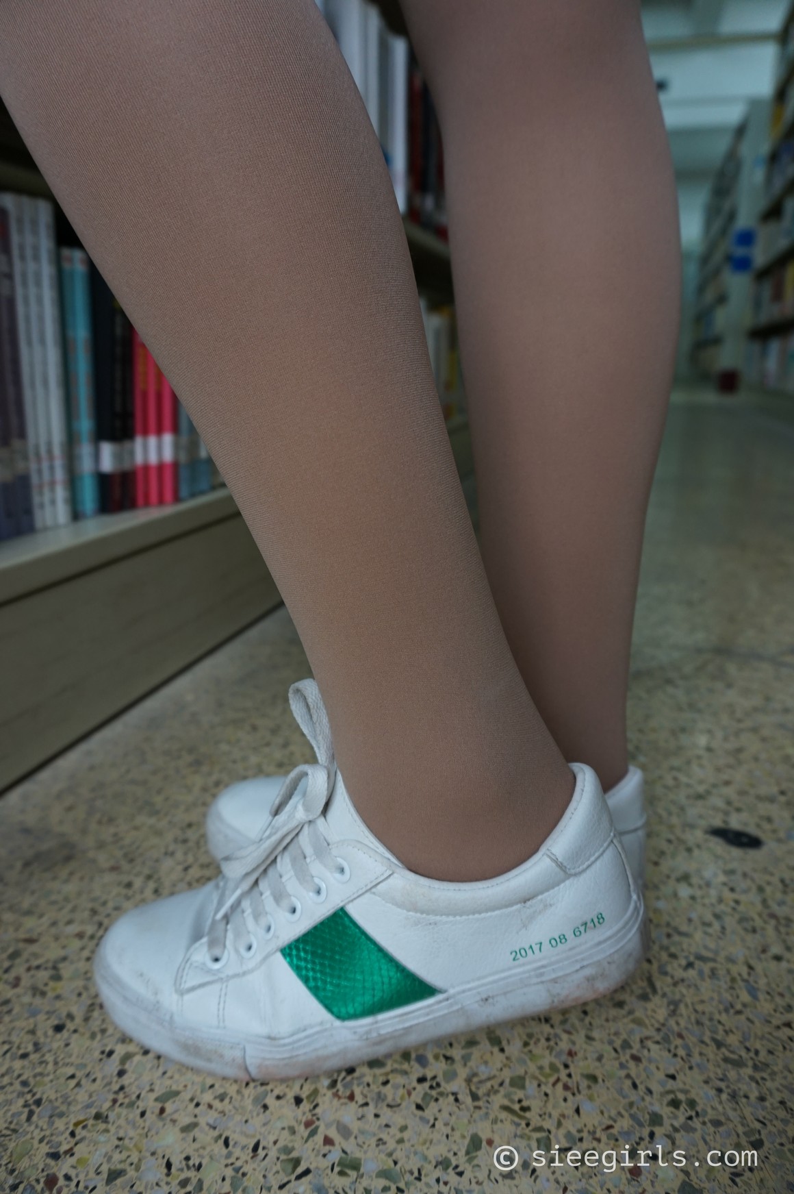 [SIEE丝意] 新刊 No.006 鱼鱼 图书馆