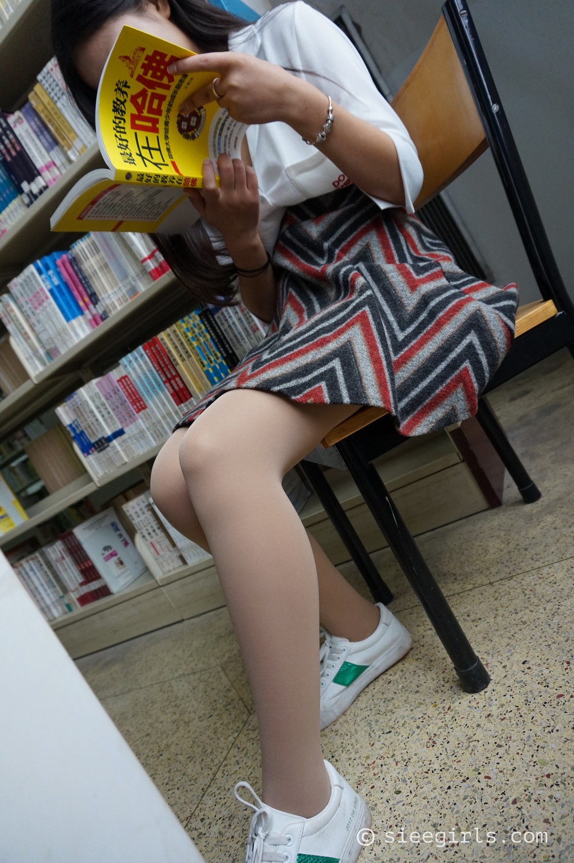 [SIEE丝意] 新刊 No.006 鱼鱼 图书馆