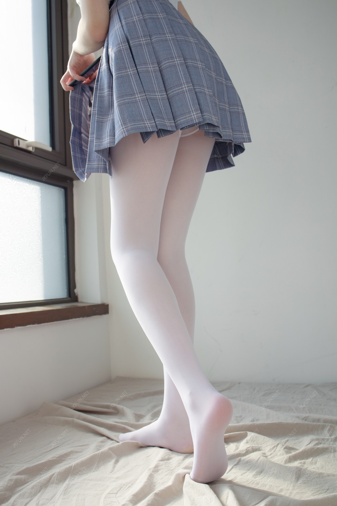 [森萝财团]萝莉丝足写真 JKFUN-002 Aika 可爱学妹丝足 ...