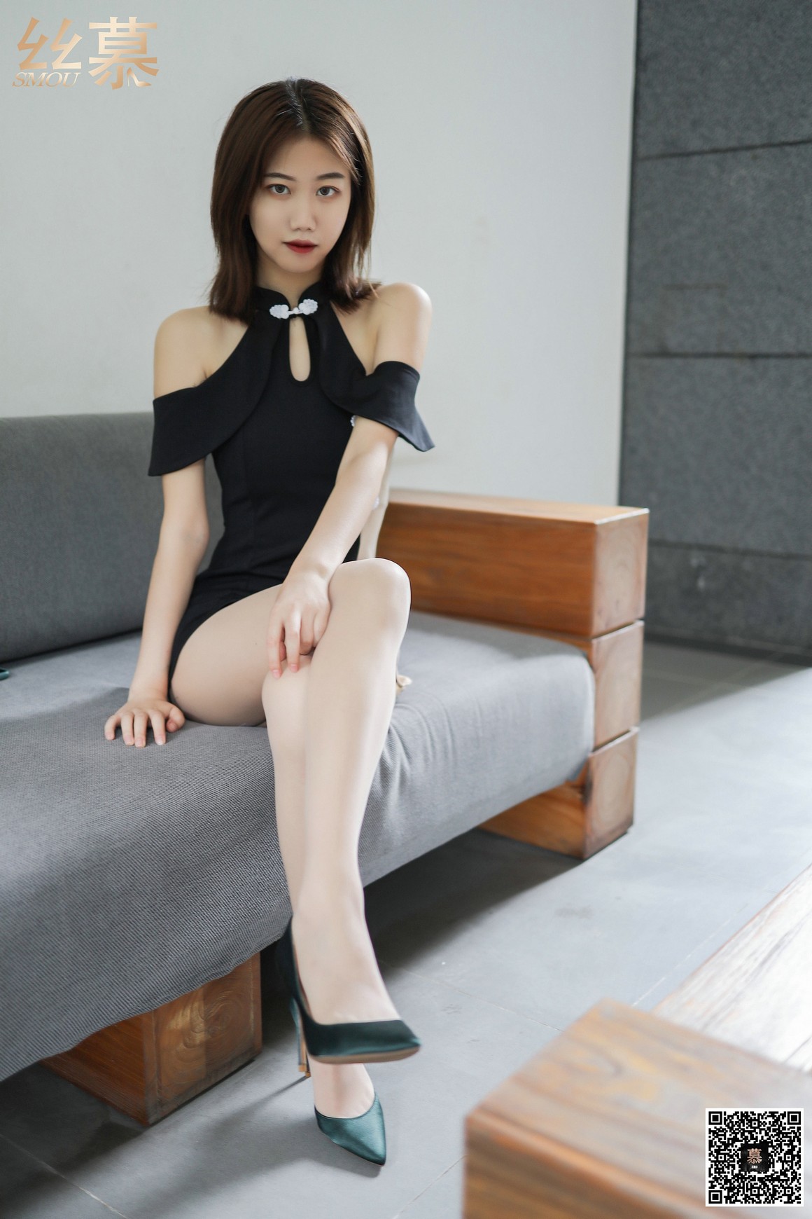 丝慕写真 SM303 米朵 – 《沙发足趣记》