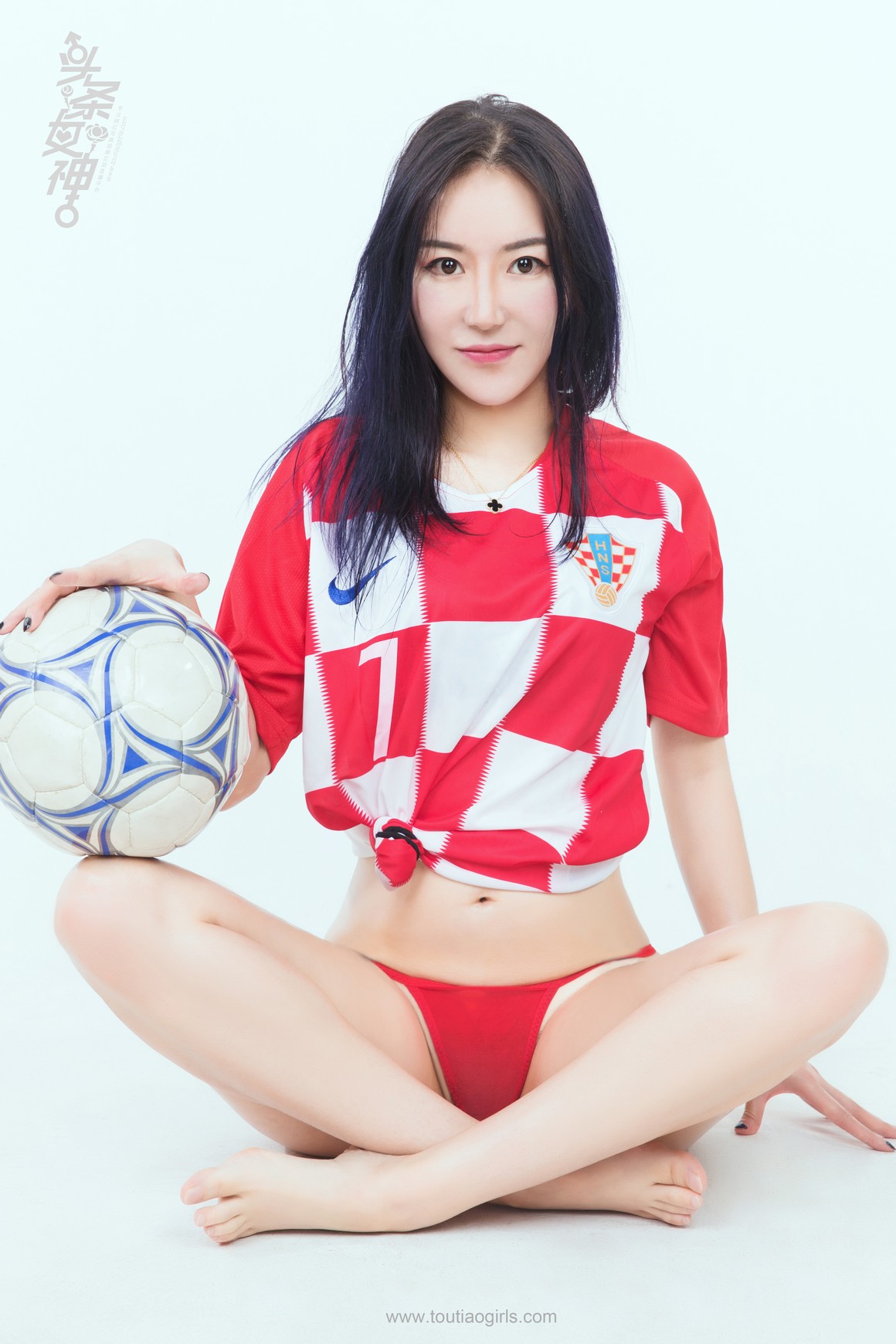 头条女神 2018.07.15 女神预测世界杯 易阳